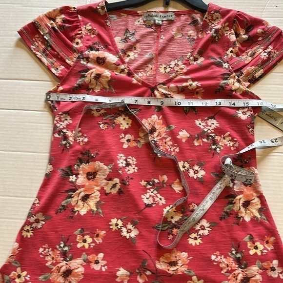 NWT-absolutely famous-S-pink floral-V-neck, lightweight, short sleeve top/blouse - Picture 10 of 11